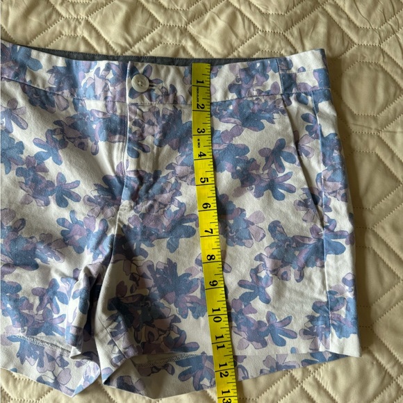 Banana Republic 4 Blue Floral Hampton Chino Shorts - Picture 10 of 13